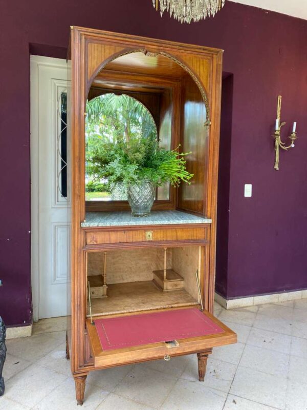 Gabinete esquinero francés