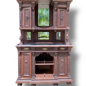 Gran pieza estilo Renaissance.