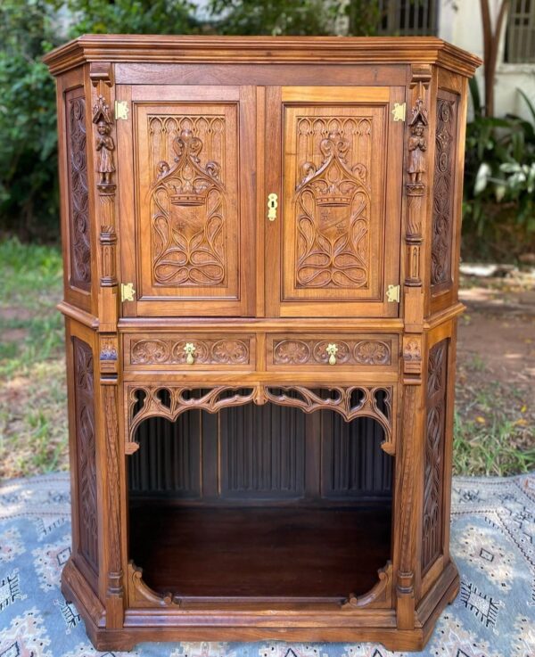 Gabinete Renacimiento Gótico Francés